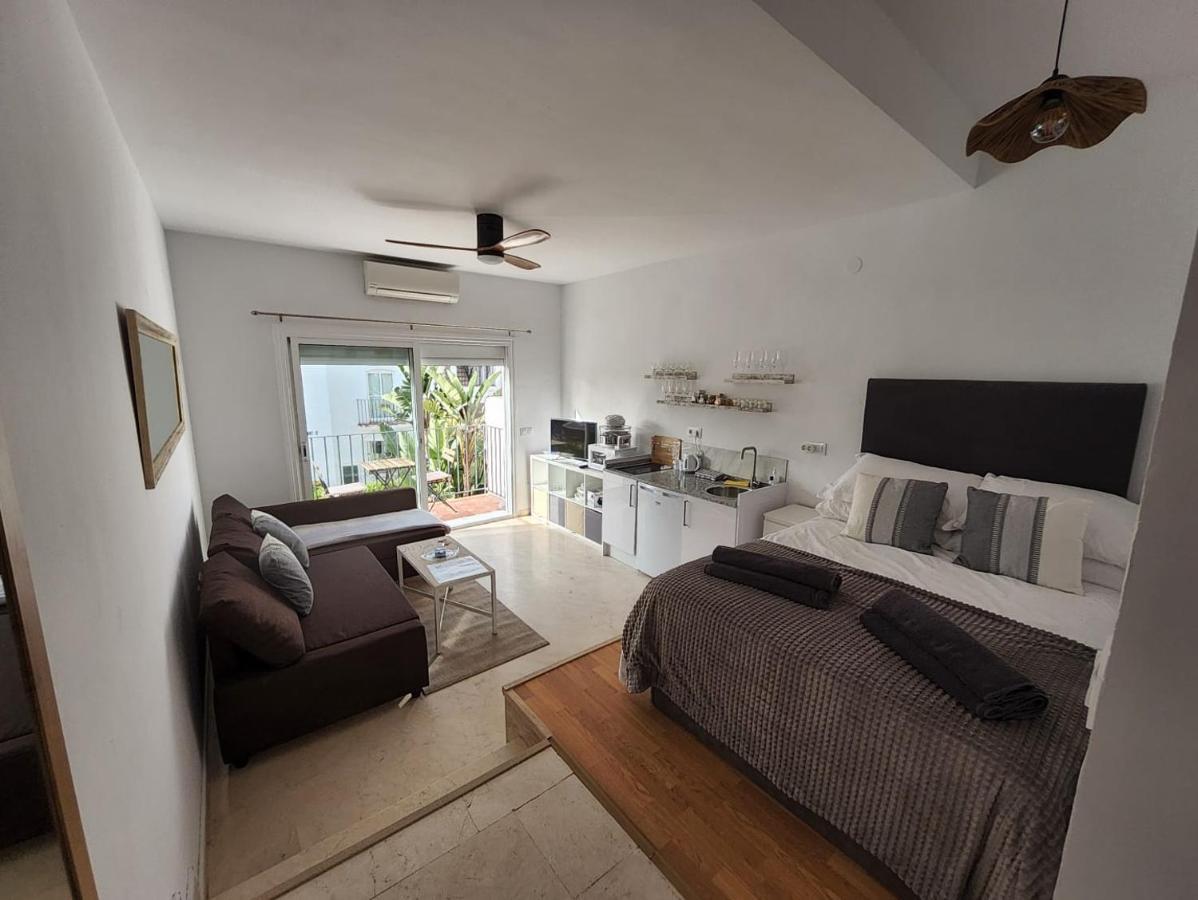 Tranquility Studio Apartment Малага Экстерьер фото